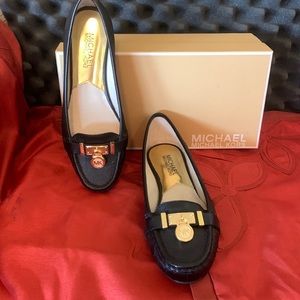 Michael Kors woman’s driving mic, black size 5